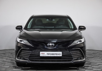Подержанный автомобиль Toyota Camry Sedan 2021 года (2 фото)