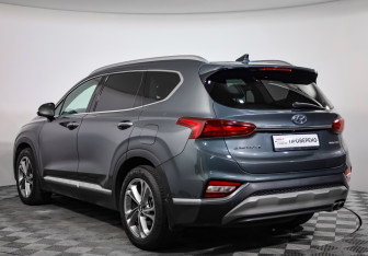 Подержанный автомобиль Hyundai Santa Fe 2018 года (7 фото)