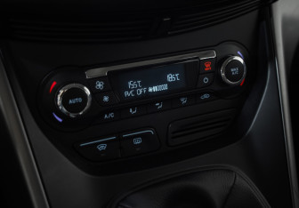 Подержанный автомобиль Ford Kuga 2014 года (14 фото)