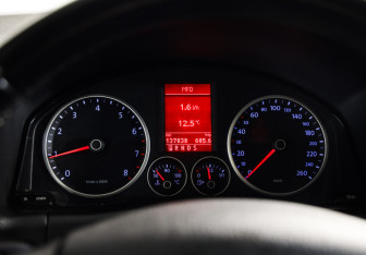Подержанный автомобиль Volkswagen Tiguan 2009 года (11 фото)