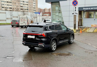 Подержанный автомобиль Geely Okavango 2024 года (4 фото)