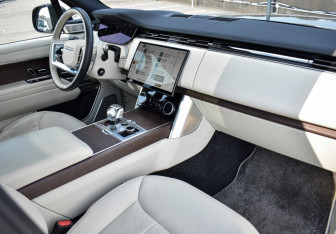 Подержанный автомобиль Land Rover Range Rover 2022 года (15 фото)