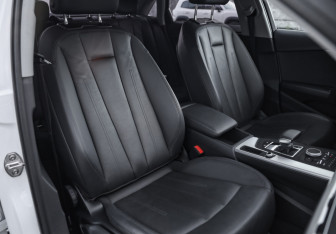Подержанный автомобиль Audi A4 Sedan 2018 года (25 фото)