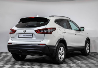 Подержанный автомобиль Nissan Qashqai 2020 года (5 фото)