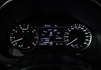 Подержанный автомобиль Infiniti QX50 2018 года (12 фото)