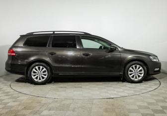 Подержанный автомобиль Volkswagen Passat Wagon 2012 года (4 фото)