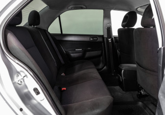 Подержанный автомобиль Mitsubishi Lancer Sedan 2006 года (16 фото)