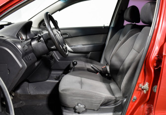 Подержанный автомобиль Chevrolet Aveo Sedan 2011 года (10 фото)