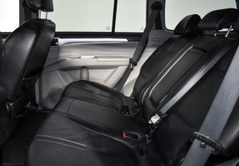 Подержанный автомобиль Mitsubishi Pajero Sport 2014 года (12 фото)
