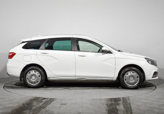 Подержанный автомобиль LADA (ВАЗ) Vesta Sedan 2017 года (4 фото)
