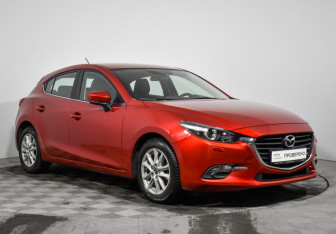 Подержанный автомобиль Mazda 3 Hatchback 2018 года (3 фото)