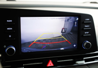 Подержанный автомобиль Hyundai Elantra Sedan 2021 года (18 фото)