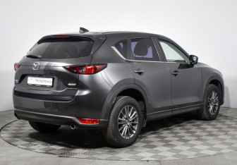 Подержанный автомобиль Mazda CX-5 2018 года (5 фото)