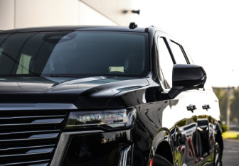 Подержанный автомобиль Cadillac Escalade Suv 2021 года (2 фото)
