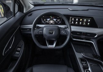 Подержанный автомобиль Changan UNI-T 2023 года (12 фото)