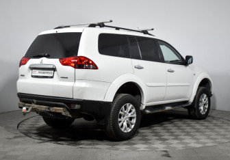 Подержанный автомобиль Mitsubishi Pajero Sport 2013 года (5 фото)