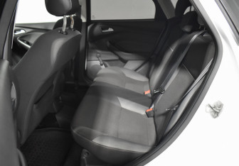 Подержанный автомобиль Ford Focus Hatchback 2014 года (11 фото)