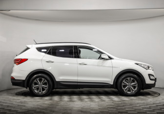 Подержанный автомобиль Hyundai Santa Fe 2013 года (4 фото)