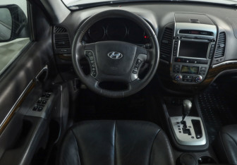 Подержанный автомобиль Hyundai Santa Fe 2011 года (10 фото)