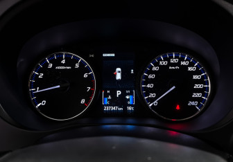 Подержанный автомобиль Mitsubishi Outlander 2017 года (20 фото)