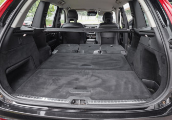 Подержанный автомобиль Volvo XC90 2016 года (35 фото)
