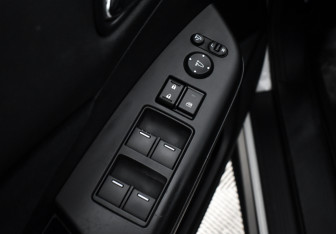 Подержанный автомобиль Honda CR-V 2013 года (10 фото)