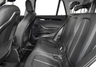 Подержанный автомобиль BMW X1 2021 года (13 фото)