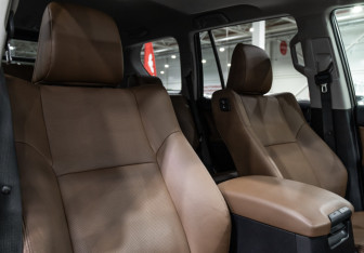 Подержанный автомобиль Toyota Land Cruiser Prado 2021 года (14 фото)