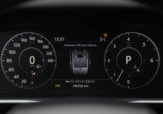 Подержанный автомобиль Land Rover Discovery 2017 года (13 фото)