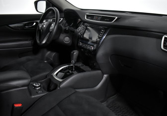 Подержанный автомобиль Nissan X-Trail 2017 года (12 фото)