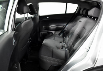 Подержанный автомобиль Kia Sportage 2017 года (11 фото)