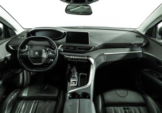 Подержанный автомобиль Peugeot 5008 Suv 2019 года (13 фото)