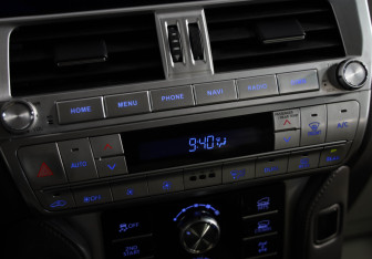 Подержанный автомобиль Toyota Land Cruiser Prado 2018 года (19 фото)