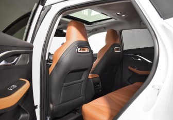 Подержанный автомобиль Omoda C5 2023 года (14 фото)