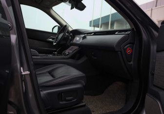 Подержанный автомобиль Land Rover Range Rover Velar 2018 года (26 фото)