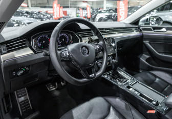Подержанный автомобиль Volkswagen Arteon 2020 года (16 фото)