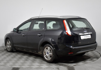 Подержанный автомобиль Ford Focus Wagon 2008 года (7 фото)