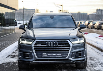 Подержанный автомобиль Audi Q7 2019 года (3 фото)