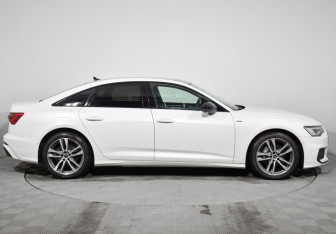 Подержанный автомобиль Audi A6 Sedan 2022 года (4 фото)