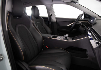 Подержанный автомобиль Omoda C5 2023 года (12 фото)