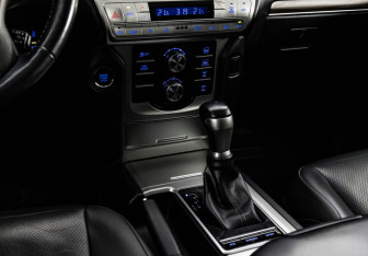 Подержанный автомобиль Toyota Land Cruiser Prado 2021 года (15 фото)