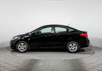 Подержанный автомобиль Hyundai Solaris Sedan 2013 года (8 фото)