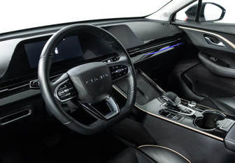 Подержанный автомобиль Omoda C5 2023 года (11 фото)