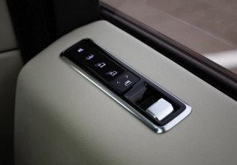 Подержанный автомобиль Land Rover Range Rover 2018 года (19 фото)