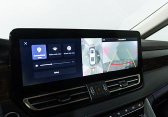 Подержанный автомобиль Hongqi HQ9 2022 года (16 фото)