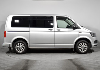 Подержанный автомобиль Volkswagen Multivan 2019 года (4 фото)