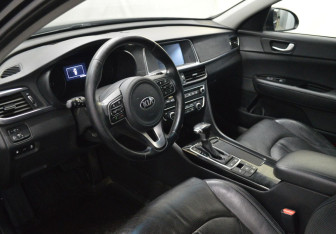Подержанный автомобиль Kia Optima Sedan 2017 года (10 фото)