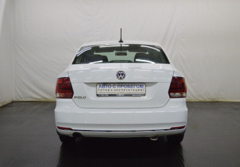 Подержанный автомобиль Volkswagen Polo Sedan 2017 года (6 фото)