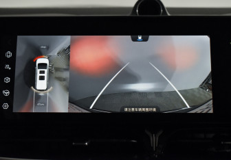 Подержанный автомобиль Voyah Dream 2023 года (25 фото)