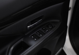 Подержанный автомобиль Mitsubishi Outlander 2018 года (21 фото)